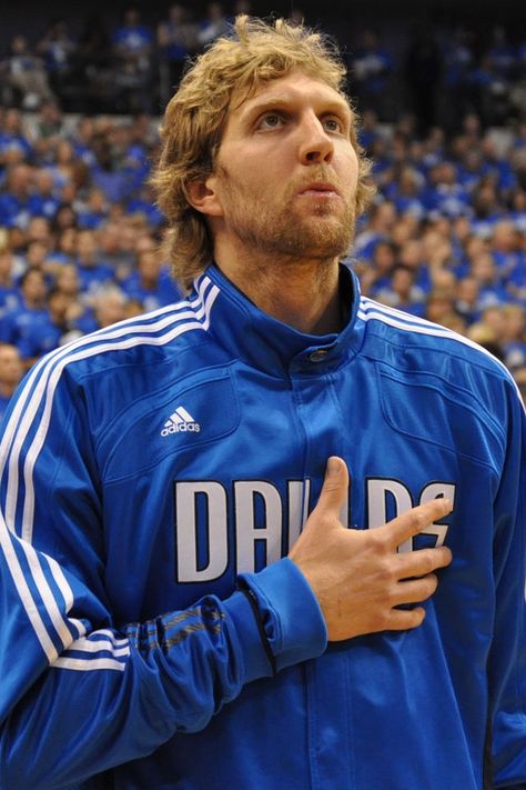 Dirk Nowitzki Dirk Nowitzki Wallpaper, Dirk Nowitzki Aesthetic, Dallas Mavericks Basketball, Dallas Basketball, Dirk Nowitzki, Best Nba Players, Basketball Players Nba, Qi Gong, Basketball Star