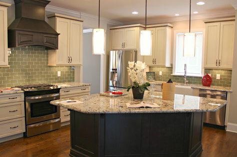 triangular kitchen island - might come to this to get the size i want in the space we have. Island With Stove, Kitchen Island With Stove, Decorating Table, Kitchen Center Island, Kitchen Triangle, Unique Kitchen Design, Kitchen Centerpiece, Kitchen Island Ideas, Ideas For Kitchen