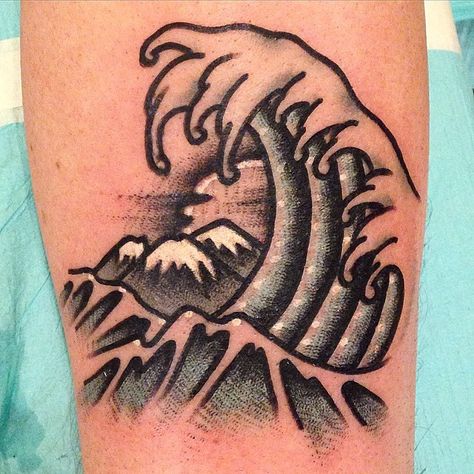 Waves by Vinny @kisscoolvinny #traditionaltattoo Finger Wave Tattoo, Traditional Wave Tattoo, Finger Wave, Wave Tattoo, Finger Waves, Waves Tattoo, American Traditional Tattoo, American Traditional, Traditional Tattoo