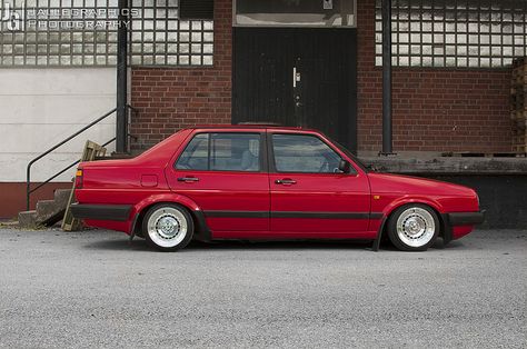 volkswagen low | Volkswagen Jetta - Low 'n Slow | Flickr - Photo Sharing! Vw Mk1, Golf Mk2, Jetta A2, Vw Cars, Vw Jetta, Volkswagen Jetta, Car Stuff, Volkswagen Golf, New Age