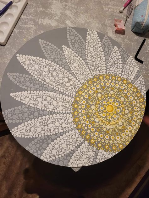 Lipan Art, Mandala Drawings, Dot Mandalas, Mosaic Art Diy, Glass Painting Patterns, Lippan Art, Mandala Patterns, Clay Wall Art, Mandala Design Pattern