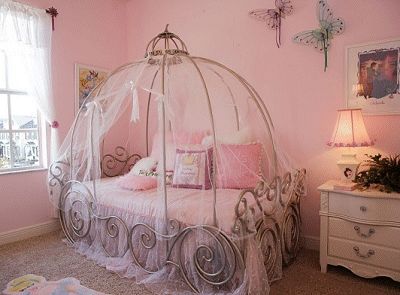 Cinderella Room Disney Princess Carriage Bed, Cinderella Carriage Bed, Cinderella Bed, Princess Carriage Bed, Princess Theme Bedroom, Princess Furniture, Carriage Bed, Disney Princess Bedroom, Rooms To Go Kids