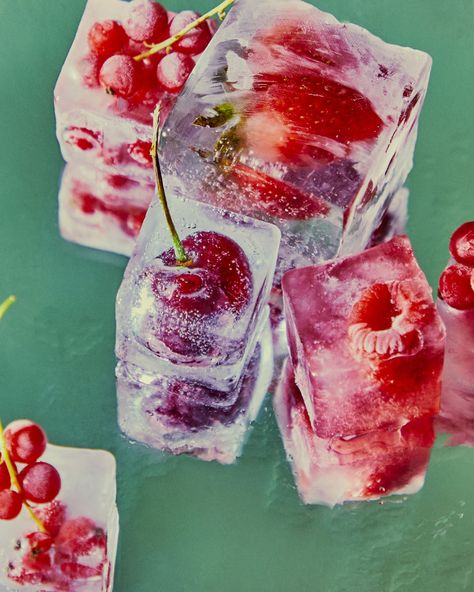 Smith Tea, Pink Recipes, Aviation Gin, Ice Aesthetic, Flavored Ice Cubes, Menu Art, Fancy Ice, Flavored Ice, Frozen Appetizers