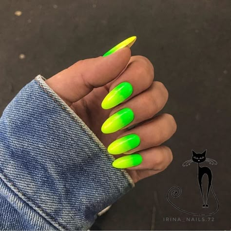 Ombre Summer Nails Neon, Neon Nails Ombre, Neon Dip Nails, Cute Dip Powder Nails Summer, Summer Nails Neon, Neon Nail Designs, Neon Green Nails, Neon Nail Polish, Gel Nail Polish Colors