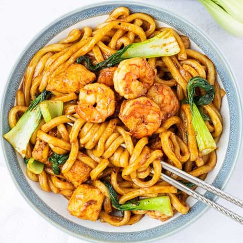 Shrimp Udon Noodles, Shrimp Noodle Stir Fry, Tofu Udon, Shrimp Udon, Udon Recipes, Vegetarian Stir Fry Sauce, Shrimp Noodles Recipes, Shrimp Tofu, Udon Noodles Recipe