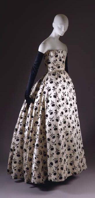 "Odette" Christian Dior F/W 1953–54. The Met. Christian Dior Dress, Dior Dresses, Dior Dress, Fashion 1950s, Vintage Gowns, Vintage Couture, Vestidos Vintage, Old Fashion, Zac Posen