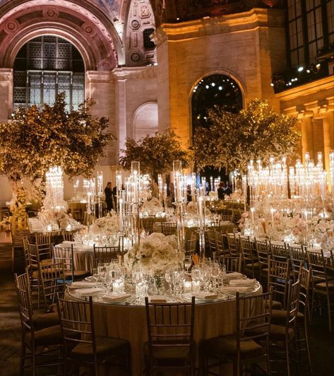 Luxury Table Centerpieces, Sweet16 Ideas, Ballroom Aesthetic Wedding, Glamorous Wedding Reception, Regal Wedding Decor, Elegant Classy Wedding Decor, Extravagant Wedding Reception, Royal Wedding Decor, Gold Decor Wedding