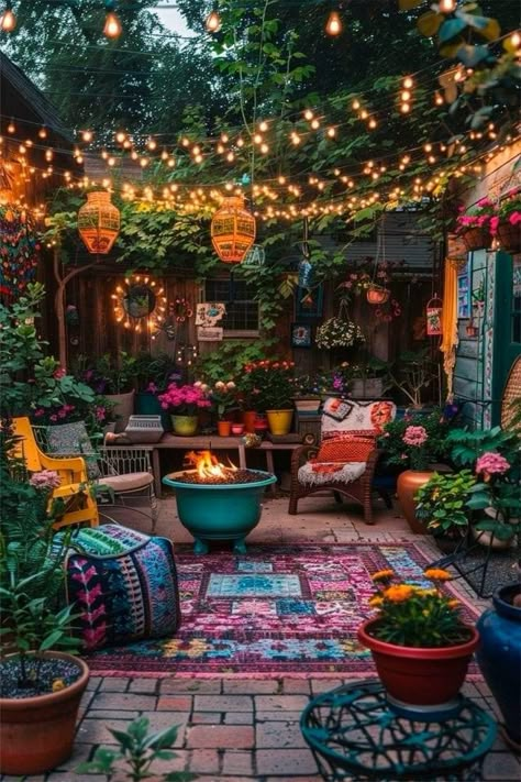 Small Garden Feature Ideas, Small Garden Yard Ideas, Small Patio Garden Ideas Budget, Rented Garden Ideas, Colourful Courtyard Garden, Magical Small Garden, Garden Boho Ideas, Small Outdoor Spaces Patio, Small Courtyard Garden Ideas Budget