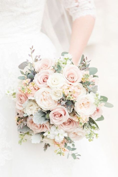 33 GREEN WEDDING FLORALS TO ADD NATURALNESS TO YOUR WEDDING Bridal Bouquet Peonies, Spring Wedding Bouquets, Diy Bridal Bouquet, Wedding Bouquets Pink, Spring Wedding Colors, Spring Wedding Flowers, Blush Pink Weddings, Spring Bouquet, Pink Bouquet