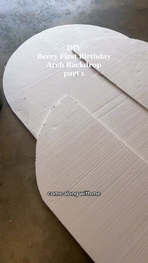 Part 1 of an affordable & easy DIY arch backdrop for my daughter’s ber... | DIY Arch Backdrop | TikTok Cheap Diy Photo Backdrop, Diy Arches Backdrop, Diy Birthday Arch Backdrop, Diy First Birthday Backdrop, Diy Party Arch, Baby Shower Backdrop Diy, Diy Backdrop Ideas On A Budget, Diy Arches, Diy Baby Shower Backdrop