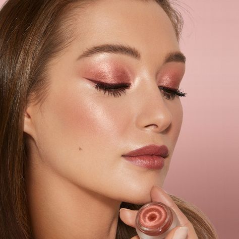 Pastel Wedding Makeup, Talk Aesthetic, Peachy Makeup Look, Pink Wedding Makeup, Eyes To Mesmerise, Classy Country, Tilbury Makeup, Party Eye Makeup, Dusky Skin