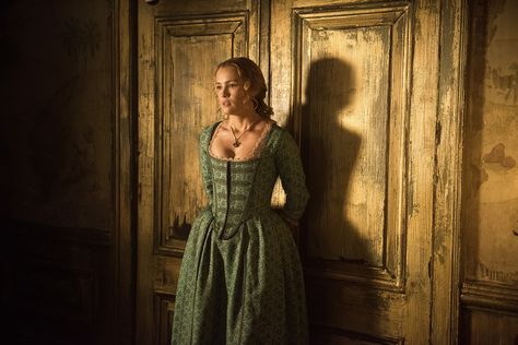 Black Sails - Eleanor Guthrie Black Sails Eleanor Guthrie, Hannah New Black Sails Gif, Hannah New Black Sails, Eleanor Guthrie, 1700s Dresses, Zach Mcgowan, Hannah New, Reign Fashion, 18th Century Dress