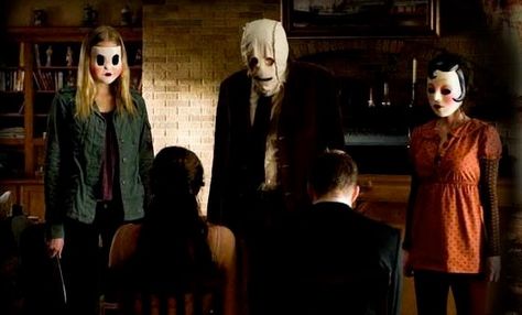 The Strangers costume idea Stranger Video, The Strangers, Newest Horror Movies, The Stranger Movie, Horror Movies Scariest, William Faulkner, Merle Haggard, Film Horror, Best Horror Movies