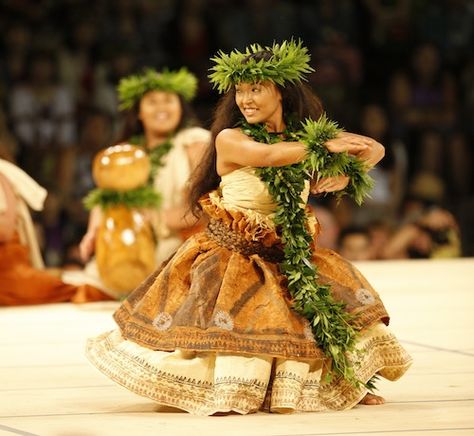 Merrie Monarch Festival next week - weʻll be there, who else is going? Merrie Monarch Festival, Travel Venice, Polynesian Dance, Hawaii Magazine, Hawaii Hula, Hawaiian Dancers, Hula Skirt, Hula Hooping, Hula Dance