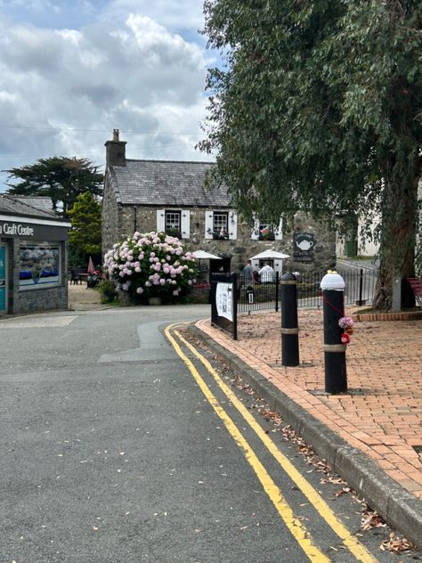 criccieth in wales uk aesthetic South Wales Aesthetic, Wales Aesthetic, Cardiff Uni, 1940s Aesthetic, Dorcas Meadowes, Uk Aesthetic, Wales Holiday, Swansea Wales, Life In The Uk