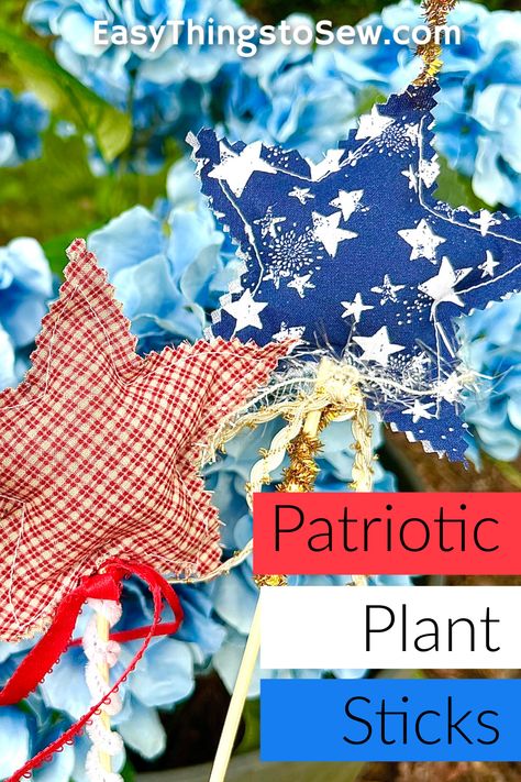 DIY patriotic plant picks are an easy way to add Americana decorations to your home. Easy beginner sewing project for Fourth of July and Memorial Day. Diy Fabric Bunting, Patriotic Sewing, Halloween Felt Crafts, Plant Sticks, Patriotic Kids, Americana Crafts, Patriotic Fabric, Felt Crafts Christmas, Free Pattern Download