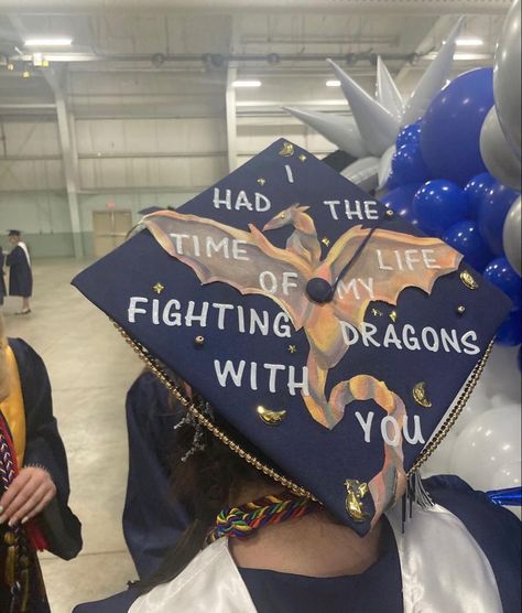 Game Of Thrones Graduation Cap, Dragon Line, Graduation Hats, Grad Cap Designs, Cap Decoration, Grad Caps, Cap Ideas, Graduation Cap Designs, Graduation Caps