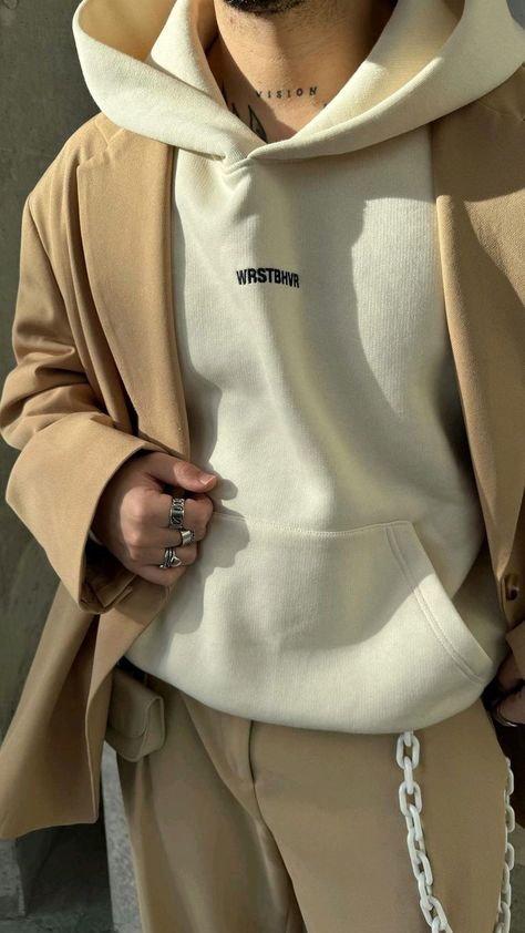 #mensfashion #mensstyle #menswear #mensoutfits #mensclothing #mensaccessories #mensootd #mensstreetstyle #menscasual #mensformal Business Street Style, Beige Hoodie, Hoodie Pants, Zara Blazer, Steampunk Fashion, Old Money, The Day, Zara, Street Style