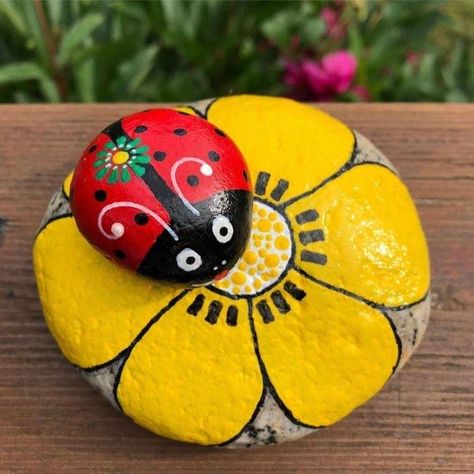 Caillou Roche, Tre Kunst, Ladybug Rocks, Garden Rock Art, Diy Rock Art, Painted Rock Animals, Art Pierre, Stone Art Painting, Painted Rocks Craft