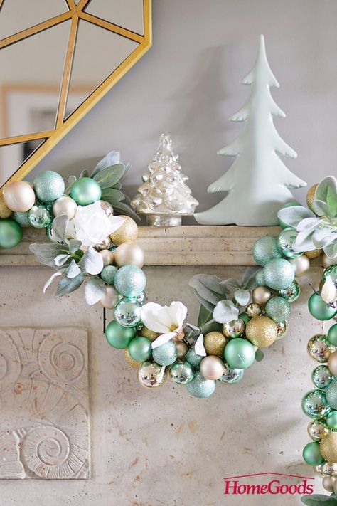 Green Christmas Decor Ideas, Christmas Mints, Green Christmas Decor, Green Christmas Decorations, Green Christmas Tree Decorations, Aqua Christmas, Turquoise Christmas, Green Xmas, Cool Green