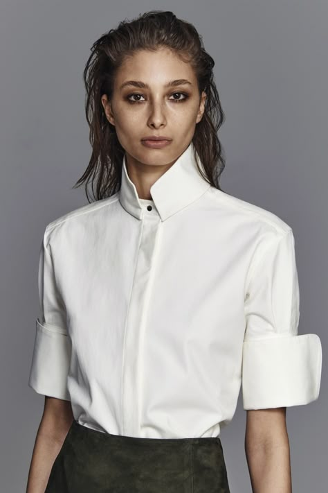 Nellie Partow, Fall 2015 Perfect White Shirt, Classic White Shirt, White Blouses, Crisp White Shirt, Moda Vintage, Fashion Weeks, White Shirts, Mode Inspiration, Fall 2015