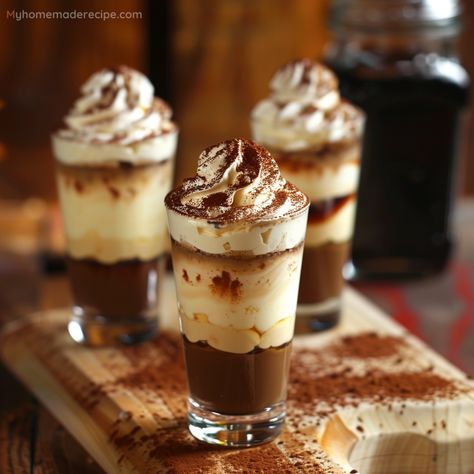 Tiramisu Shots Recipe: Easy Cocktail Dessert - My Home Made Recipe Bourbon Cream Tiramisu Shots, Tiramisu Shots Recipe, Tiramisu Cocktail Recipe, Tiramisu Shooters Recipe, Baileys Shots, Tiramisu Shots, Quick And Easy Tiramisu, Desert Shots, Baileys Tiramisu