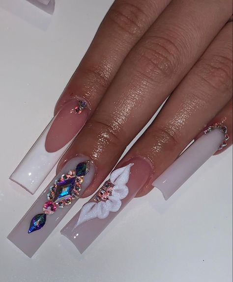 Simple Acrylic Nails With Rhinestones, Acrylic Toes With Rhinestones, Green Gem Nails, Long Nails With Rhinestones, Long Acrylic Nails With Rhinestones, Buchona Nails, Acrylic Nails With Rhinestones, Diy Rhinestone Nails, Nails With Rhinestones