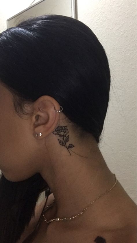 Tattoo Ideas Female Ear Back, Mini Behind The Ear Tattoo, Simple Tattoos Neck, Ear Rim Tattoo, Lily Flower Tattoos Behind Ear, Ratio Behind Ear, Women Small Neck Tattoo, Neck Tattoos Women Black, Tulip Behind Ear Tattoo