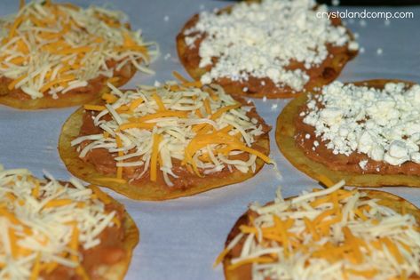 easy recipes Tostada Recipes, Appetizer Dips, Bean Recipes, Good Healthy Recipes, Easy Healthy Recipes, Easy Recipe, Mexican Food Recipes, 30 Minutes, Love Food