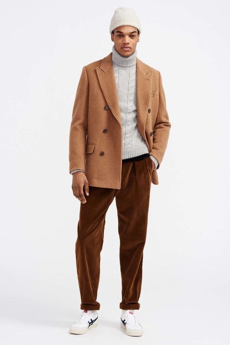 Approaching J.Crew’s fall-winter 2016 men’s collection, designer Frank Muytjens found the season’s inspiration in a collection of vintage horse blankets. The idea of soft, subdued hues led to the range’s autumnal hues and use of texture. Mixing plaids, corduroy and tweeds, J.Crew’s wardrobe opens up with a classic mix of separates. From the shearling jacket … Onitsuka Tiger Gsm Outfit, Earthtone Fashion, J Crew Fall, Jcrew Fall, Mens Beanie Hats, Fashion Tips For Men, Dream Fashion, 2016 Menswear, Male Fashion Trends