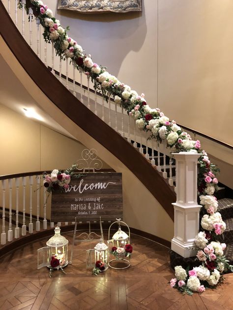 Floral staircase by Mocha Rose at Nevillewood Country Club Staircase Decor For Wedding, Staircase Decoration Wedding, Flower Staircase Wedding, Staircase Wedding Decor, Staircase Flowers, Wedding Staircase Decoration, Engagement Backdrops, Punjabi Wedding Decor, Floral Staircase