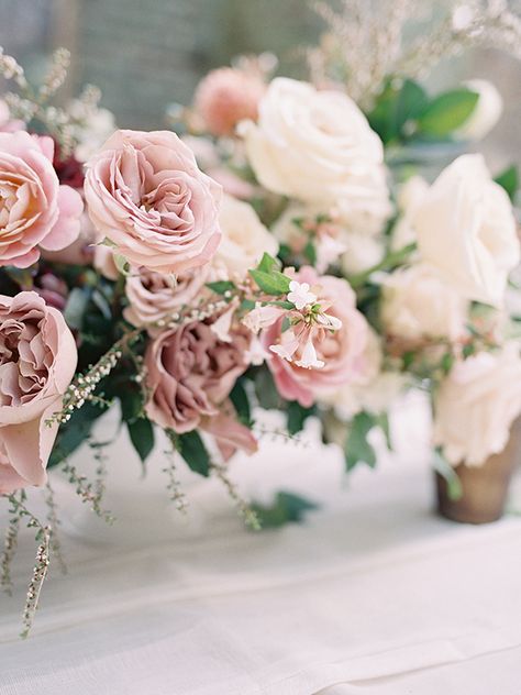 Floral Wedding Chandelier, Blush Mauve Wedding, Dusty Pink Bouquet, Floral Recipes, Bouquet Pastel, Blush Weddings, Centerpiece Inspiration, Mauve Wedding, Pink Photography