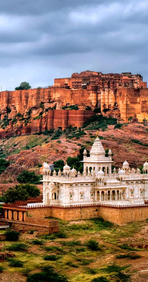 Crazy Places, Ancient Civilisation, Land Scapes, Beautiful Settings, Mehrangarh Fort, Manor Homes, Travel Destinations In India, Video Travel, India Travel Places