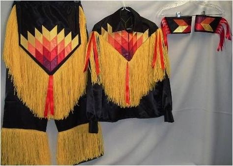 As powwow season rapidly  approaches , many parents will begin the annual quest to dress their kids. This blog entry is for the brave souls ... Regalia Patterns, Grass Dancer, Grass Dance Outfits, Powwow Outfits, Native Regalia, Native Outfits, Powwow Regalia, Mens Dance, Jingle Dress