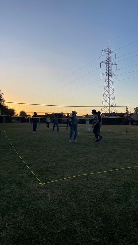 Outdoor Volleyball Aesthetic, Volleyball Friends Aesthetic, High School Volleyball Aesthetic, Volleyball Backyard, Going To School Aesthetic, Volleyball With Friends, Backyard Volleyball, Volleyball Friends, Outdoor Volleyball