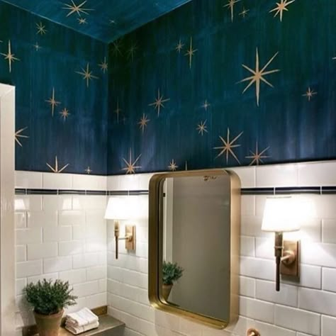 Jane Rockett on Instagram: “Heavenly bathroom interiors! 🖤 The gorgeous night star wallpaper looks magical and I love how they have wallpapered the ceiling too as it…” Quirky Bathroom, Bohol, Maximalism, Dream Bathroom, House Goals, Style At Home, Home Fashion, Bathroom Inspiration, 인테리어 디자인