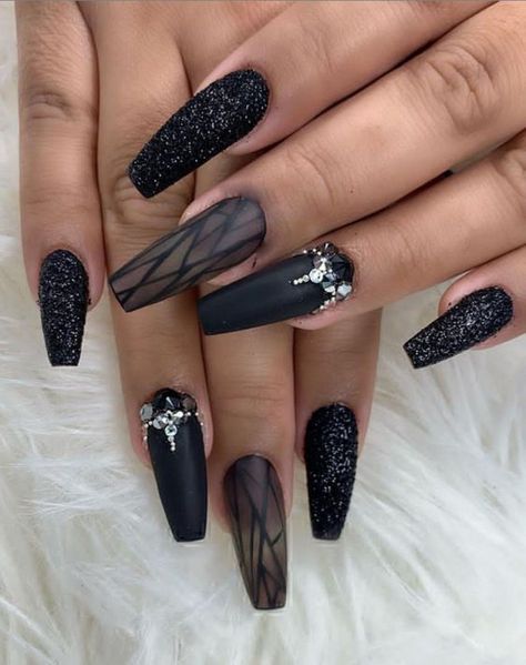 Autumn Nail Arts: trendy designs to try this Autumn - Trending Net Nepal Black Coffin Nails, Image Nails, Nails Design With Rhinestones, Stiletto Nails Designs, Pretty Nail Designs, Black Nail Designs, Diy Spring, Beautiful Nail Designs, Coffin Nails Designs