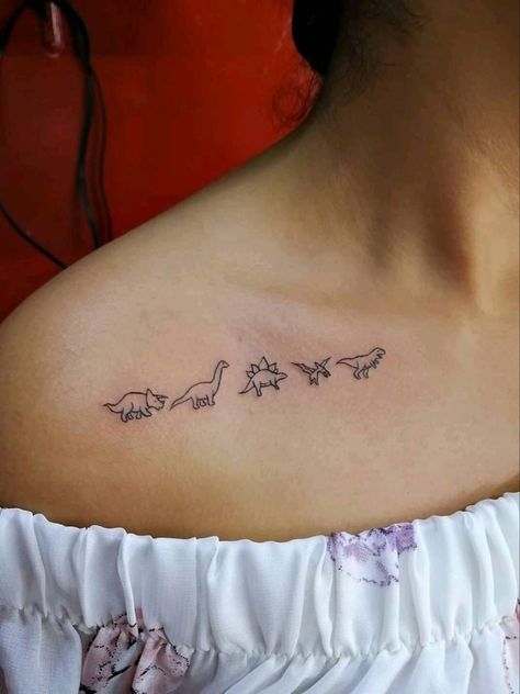 Tatuaje de dinosaurios Tiny Stegosaurus Tattoo, Pterodactyl Tattoo Cute, Micro Dinosaur Tattoo, Feminine Dinosaur Tattoo, Tattoo Ideas Dinosaur, Dinosaur Tattoos For Women, Land Before Time Tattoo, Random Tattoos, Dinosaur Tattoo