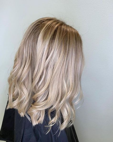 20 Best Champagne Blonde Hair Color Ideas for Every Skin Tone Champagne Blonde Hair Color, Champagne Hair Color, Neutral Blonde Hair, Beige Blonde Hair Color, Ash Blonde Hair Balayage, Baby Blonde Hair, Blonde Hair Dye, Champagne Blonde Hair, Champagne Hair