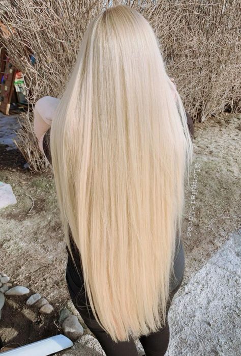 Long Thick Blonde Hair, Thick Blonde Hair, Long Platinum Blonde, Perfect Blonde Hair, Warm Scarves, White Hair Color, White Blonde Hair, Straight Blonde Hair, Light Blonde Hair