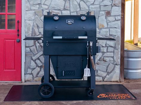 In a sea of grills and smokers with similar designs, Oklahoma Joe's has released a new smoker that breaks the mold. The Oklahoma Joe's Marshal Centerbox Smoker is different than what's out there, not for the sake of being different, but because they believe it delivers more even heat and smoke. Great American Smokeout, Turn Charcoal Grill Into Smoker, Pit Boss Electric Smoker, Oklahoma Joe Smoker, Pit Boss Vertical Smoker, Offset Smoker, Fire Basket, Being Different, Grill Grates