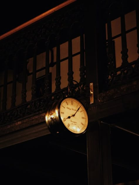 Yellow Clock Aesthetic, Brown Clock Aesthetic, Dark Yellow Aesthetic Vintage, Dark Academia Clock, Wires Aesthetic, Convergent Thinking, Hades Town, Acedamia Aesthetic, Academia Core