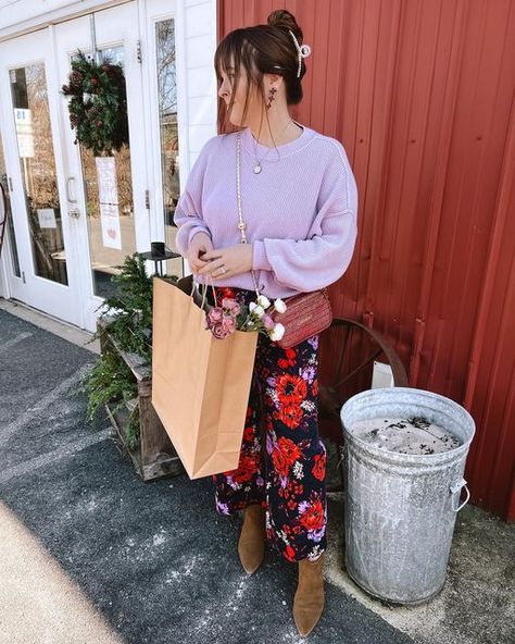 Serena Javens - Philly Blogger on Instagram: "Galentines Day outfit 💜💖🥰 swipe for a surprise! #outfitinspo #outfitinspiration #styleinfluencer #pinkoutfit #valentinesdayoutfits #valentinesoutfits #valentinesdaystyle #galentinesday #galentinesdayoutfit #valentinesstyle #purpleoutfit #anthropologie #myanthropologie #aeriereal #aeriereal" Galentines Day, Purple Outfits, Valentines Outfits, Valentine's Day Outfit, Influencers Fashion, Purple Sweater, Day Outfit, Pink Outfit, Winter Outfit