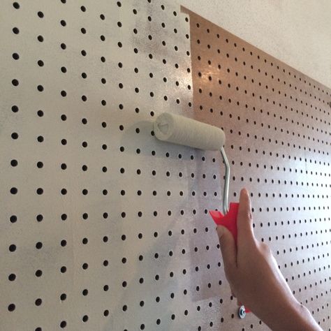 Pegboard Kitchen Backsplash, Kitchen Pegboard Ideas Small Spaces, Pegboard Side Of Fridge, Pegboard Pots And Pans, Pegboard Kitchen Ideas, Peg Board Kitchen Wall, Pegboard In Kitchen, Pegboard Kitchen Organization, Peg Board Kitchen