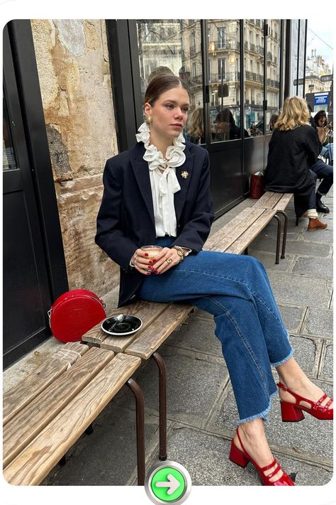 Navy blazer and red Mary Jane shoes create a striking contrast. The outfit balances casual jeans with the playful pop of red shoes, perfect for chic, everyday wear. Red Shoes Outfit, Mary Jane Shoes Outfit, Red Mary Jane Shoes, Dinner Outfit Casual, France Outfits, Vibrant Outfits, Latina Outfits, Downtown Outfits, Nashville Outfits