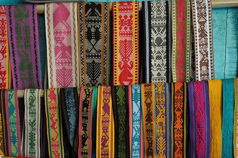 Zapotec Weavings Oaxaca | Flickr - Photo Sharing! Inkle Weaving, Card Weaving, Tablet Weaving, Weaving Patterns, Loom Weaving, Science Art, Embroidered Friendship Bracelet, Photo Album, Belts