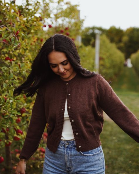 Apple picking 🍎🍏 Outfit is linked on my @shop.ltk! Link in bio to shop #autumn #fall #fallvibes #fallstyle #autumnvibes #applepicking #apples #applepickingseason #pumpkin #pumpkinpicking #pumpkincarving Pinterest aesthetic, Pinterest girl, fall Pinterest Fall Pinterest, Apple Picking Season, Apple Picking Outfit, Pick Outfits, Pumpkin Picking, Pinterest Aesthetic, Aesthetic Pinterest, Apple Picking, Pinterest Girls