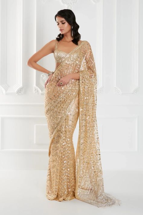 Saree Manish Malhotra, Manish Malhotra Saree, Engagement Looks, Sequins Lehenga, Sequins Saree, Saree Petticoat, Raw Silk Lehenga, Reception Outfit, Fancy Sarees Party Wear