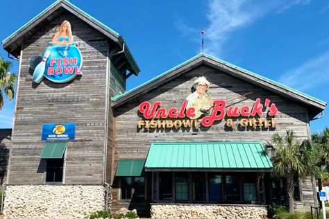 This Is The Most Insanely Fun Ocean-Themed Restaurant And Bowling Alley In Florida Alley Restaurant, Fun Bowling, Uncle Buck, Themed Restaurant, Travel Florida, Underwater Theme, Family Beach Trip, Cool Restaurant, Bowling Alley