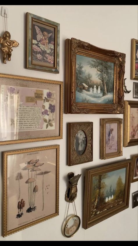 Whimsigoth Aesthetic, Rooms Decoration, Autumn Room, Vintage Gallery Wall, Vintage Gallery, Casa Vintage, Vintage Bedroom, Apartment Decor Inspiration, Vintage Room